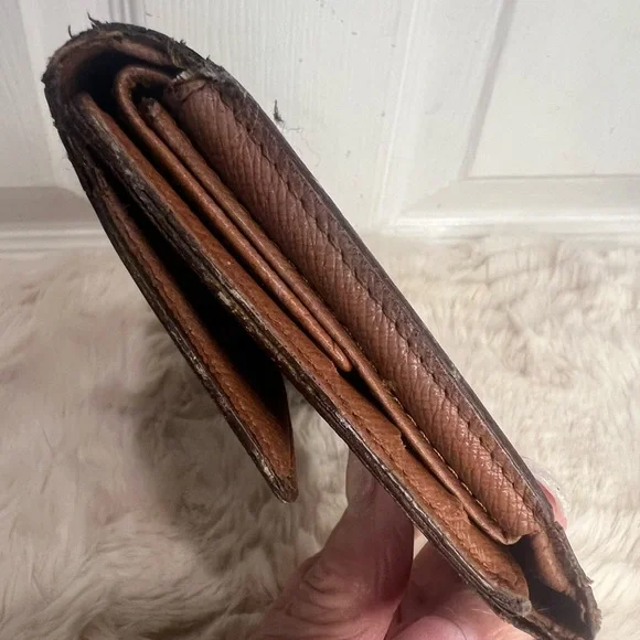 LOUIS VUITTON MONOGRAM PORTE TRESOR INTERNATIONAL WALLET - Picture 6 of 15